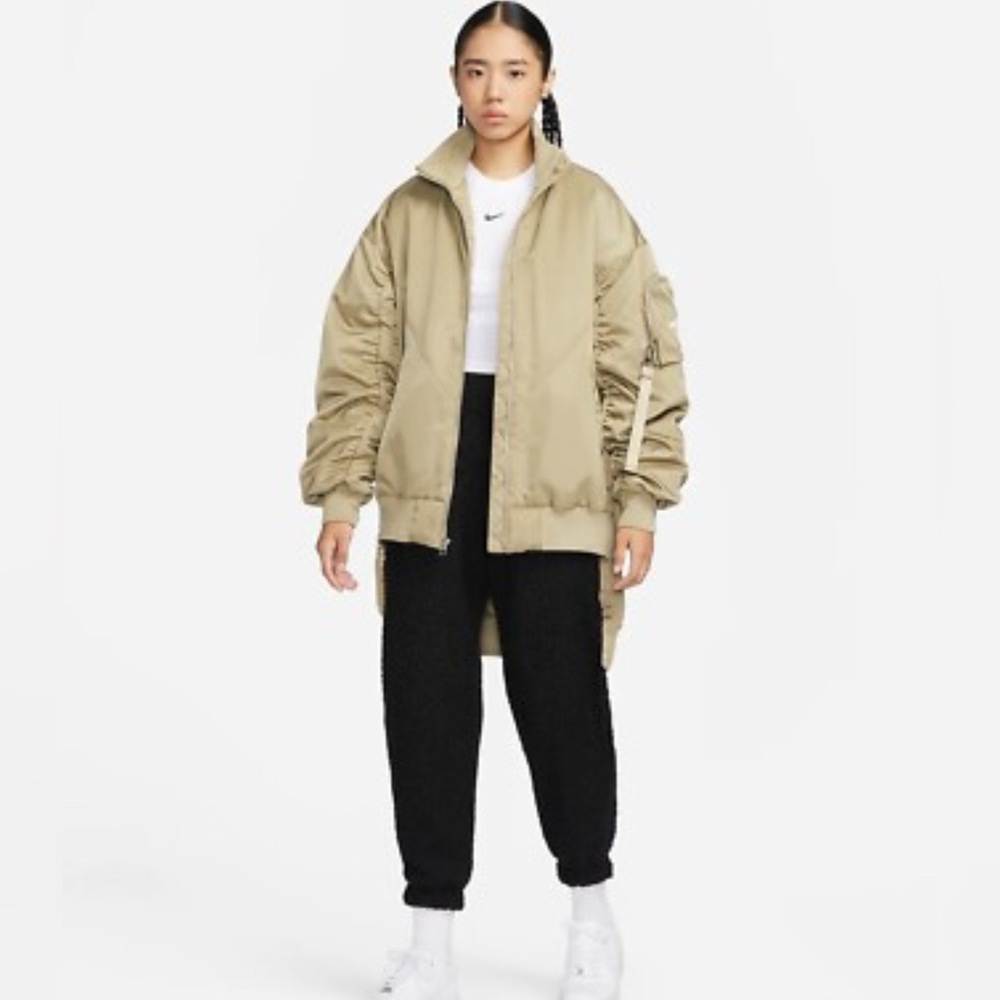 Nike NSW Therma Fit Oversized Bomber Puffy Jacket Quilted Satin Olive